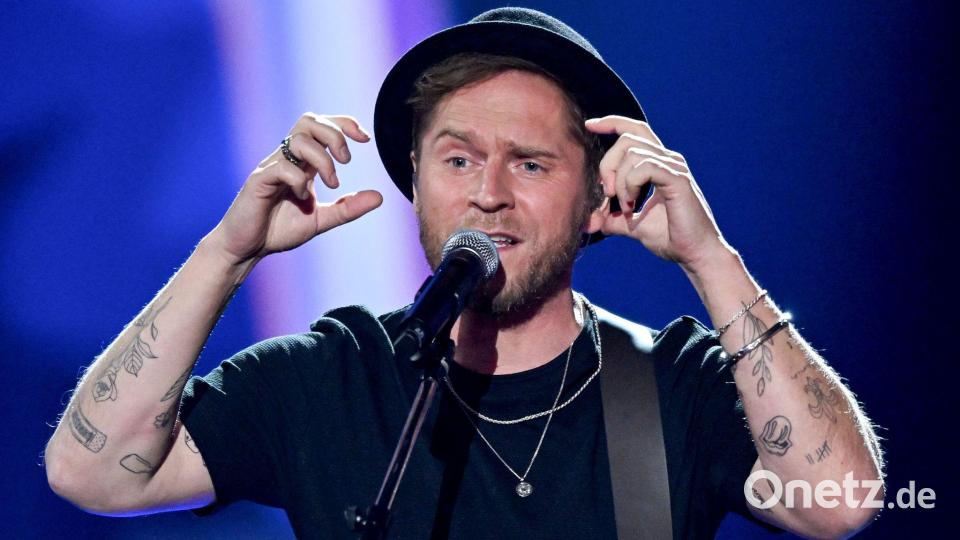 Nach einer kurzen Auszeit steht Johannes Oerding bald wieder auf der Bühne. (Archivbild) Bild: Hendrik Schmidt/dpa