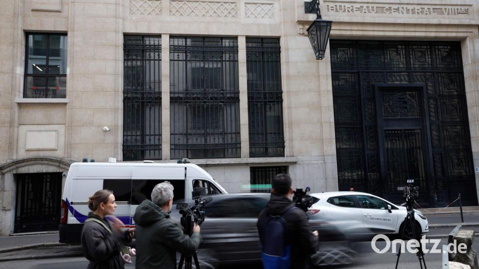 Bei einem Anschlagsversuch auf eine US-Bank in Paris ist ein Verdächtiger auf frischer Tat festgenommen worden. Bild: Sebastien Dupuy/AFP/dpa