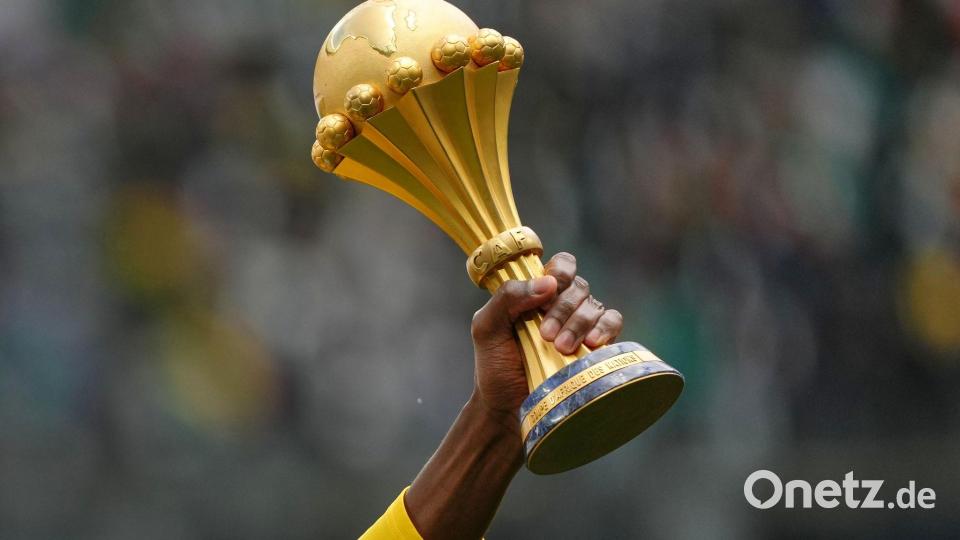 Das Objekt der Begierde: Der Pokal des Afrika Cups. Bild: Aurelien Morissard/AP/dpa