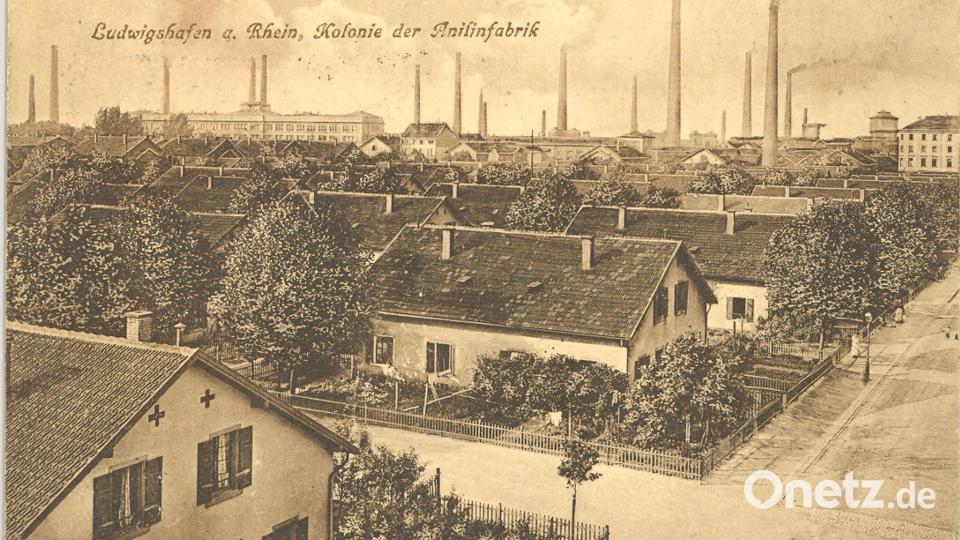 Historische Aufnahme von BASF-Werkswohnungen in Ludwigshafen: Der Konzern will nun 4.400 Wohnungen verkaufen. Bild: -/BASF/dpa