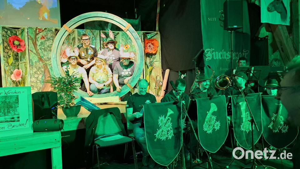 Der Blick durch das Teleskop eröffnete, wie es in der Heimat zugeht. Bild: wel