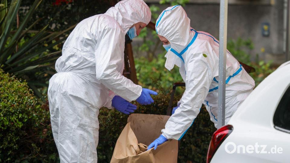 Der Verdächtige hat nach Polizeiangaben mit einem Messer eine Frau und zwei Kinder verletzt, eines davon ist daraufhin verstorben. Bild: Christoph Reichwein/dpa