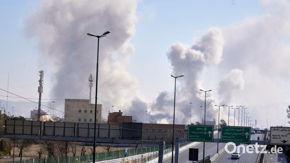 Die USA und Israel setzen ihre Angriffe fort. Bild: Vahid Salemi/AP/dpa