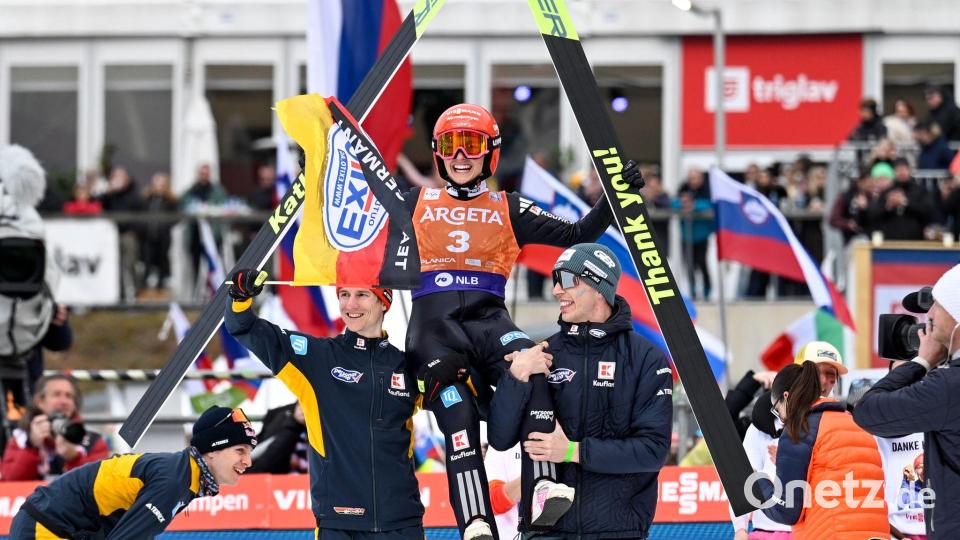 Ski nordisch/Skispringen: Weltcup Teamspringen Männer. Die deutsche Skispringerin Katharina Schmid reagiert nach ihrem letzten Sprung der Karriere. (zu dpa: «Party und Abschiede: Skisprung-Saison endet emotional») Bild: Nik Erik Neubauer