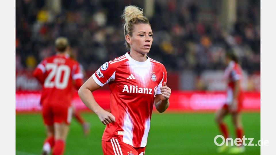 Linda Dallmann und der FC Bayern treffen im Champions-League-Rückspiel auf Manchester United. (Archivbild) Bild: Sven Hoppe/dpa