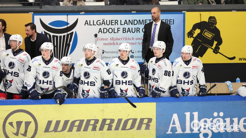 Coach Alan Letang hat alles im Blick. Bild: Benjamin Lahr