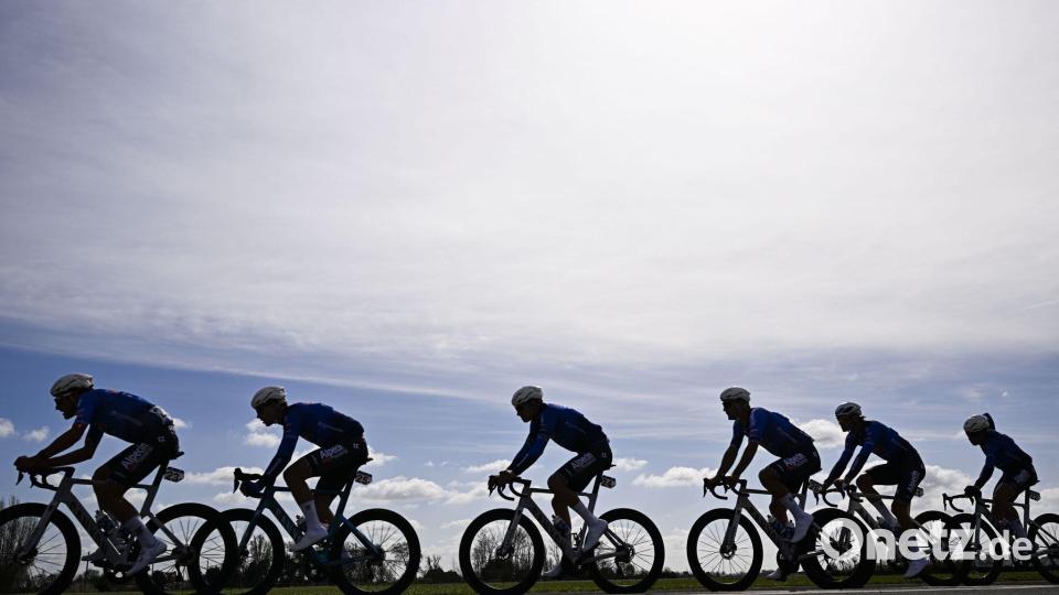 Das Peloton beim Rennen In Flanders Fields in Belgien. Bild: Jasper Jacobs/Belga/dpa