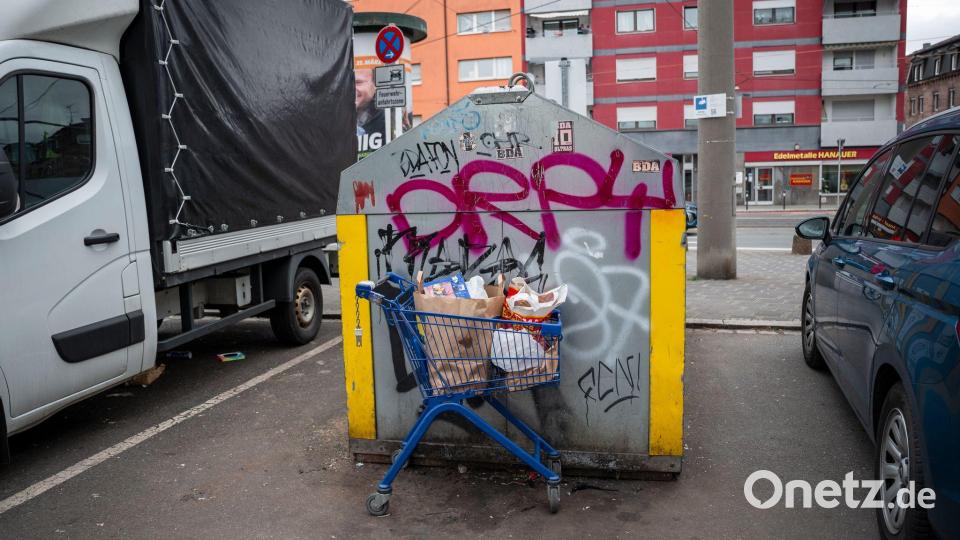 Die Stadt Nürnberg setzt auf verschiedene Strategien, um die Menschen zum richtigen Entsorgen ihrer Abfälle zu motivieren und Müllsünder zu überführen. Bild: Daniel Vogl/dpa