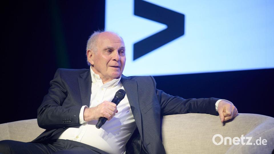 Bayern-Ehrenpräsident Uli Hoeneß passt das Verhalten mancher Berater nicht. (Archivbild) Bild: Bernd Thissen/dpa