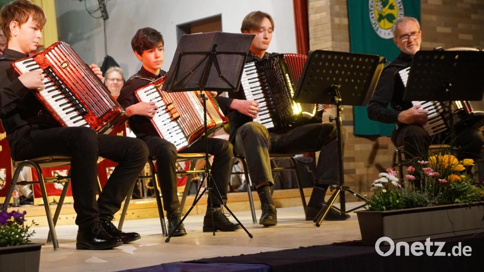 Gefragt bei vielen Veranstaltungen sind die Akkordeonspieler. Sie sind ein Aushängeschild des Vereins. Bild: Bernhard Kreuzer