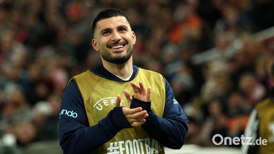 Der Stuttgarter Lokalheld Deniz Undav freut sich über die Rufe der Fans. Bild: Christian Charisius/dpa