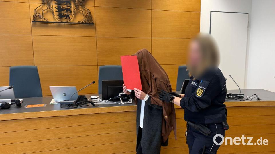 Eine Frau hat sich jahrelang als Lehrerin in Heidelberg und Homburg ausgegeben. Jetzt wurde sie in Heidelberg verurteilt. (Archivbild) Bild: Stefanie Järkel-Bahat/dpa