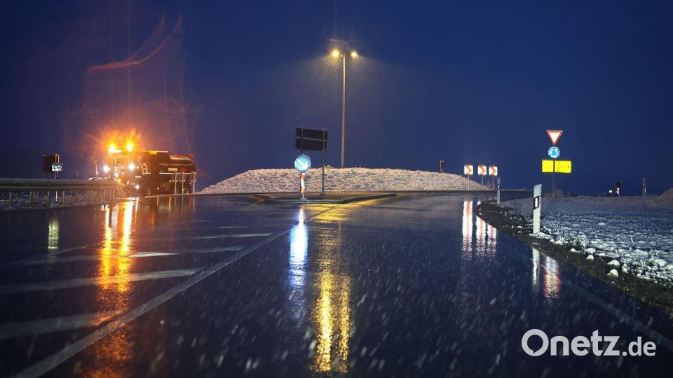 Auf den Straßen gilt Vorsicht. Bild: Karl-Josef Hildenbrand/dpa