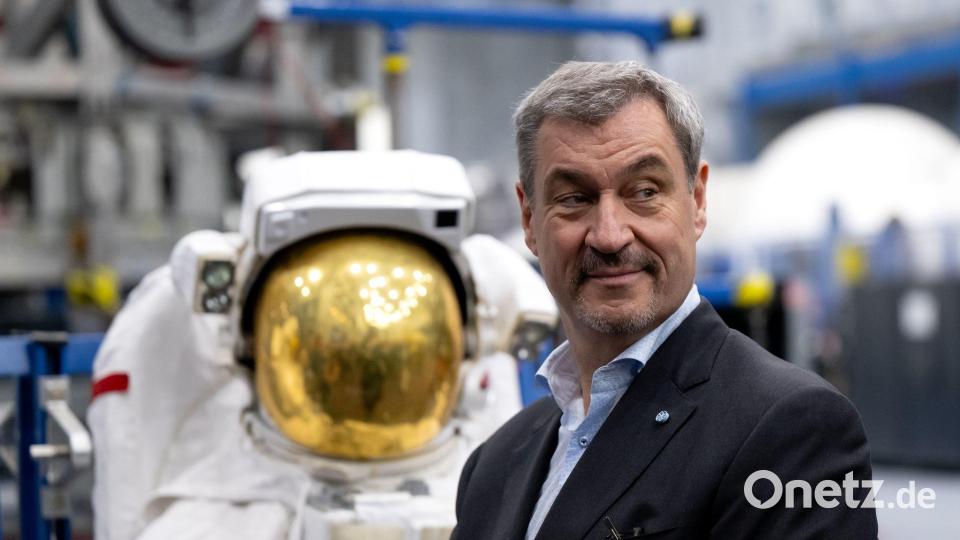 Bei der NASA in Houston fühlt sich Weltraum-Fan Söder sichtlich wohl. Bild: Sven Hoppe/dpa