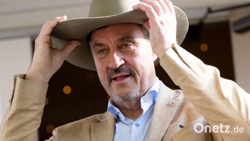 „Es ist ein Traum, hierher nach Texas zu kommen“ - CSU-Chef Markus Söder hat, kaum dass er in den USA angekommen ist, seinen eigenen Cowboyhut bekommen. Bild: Sven Hoppe/dpa