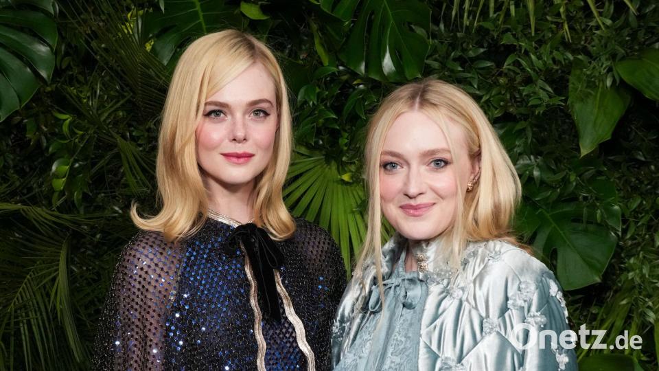 Die Schwestern Elle (l) und Dakota Fanning stehen seit Kindesbeinen vor der Filmkamera. (Archivbild) Bild: Jordan Strauss/Invision via AP/dpa