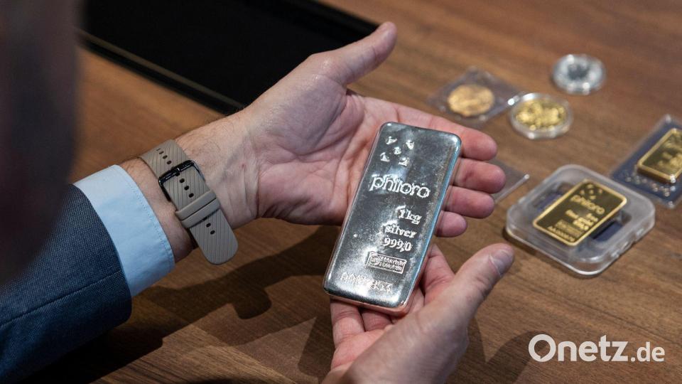 Edelmetalle gelten unter Anlegern als mögliche Absicherung gegen wirtschaftliche und politische Unsicherheiten. (Archivbild) Bild: Hannes P. Albert/dpa