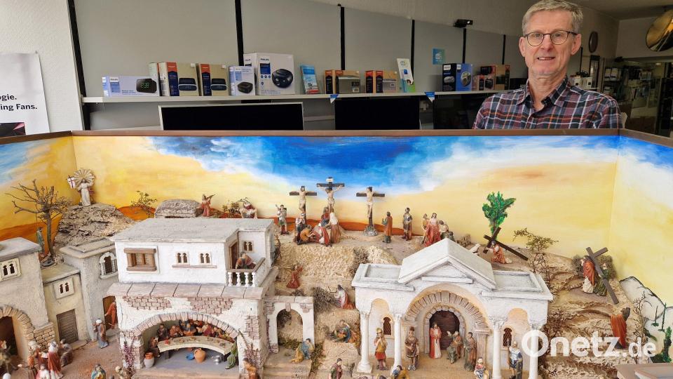 Hans-Werner Pilhofer will dem Krippenbauer Werner Schmidt aus Forsthof die Gelegenheit geben, sein Kunstwerk einer breiten Öffentlichkeit zu präsentieren. Bild: Tobias Gräf