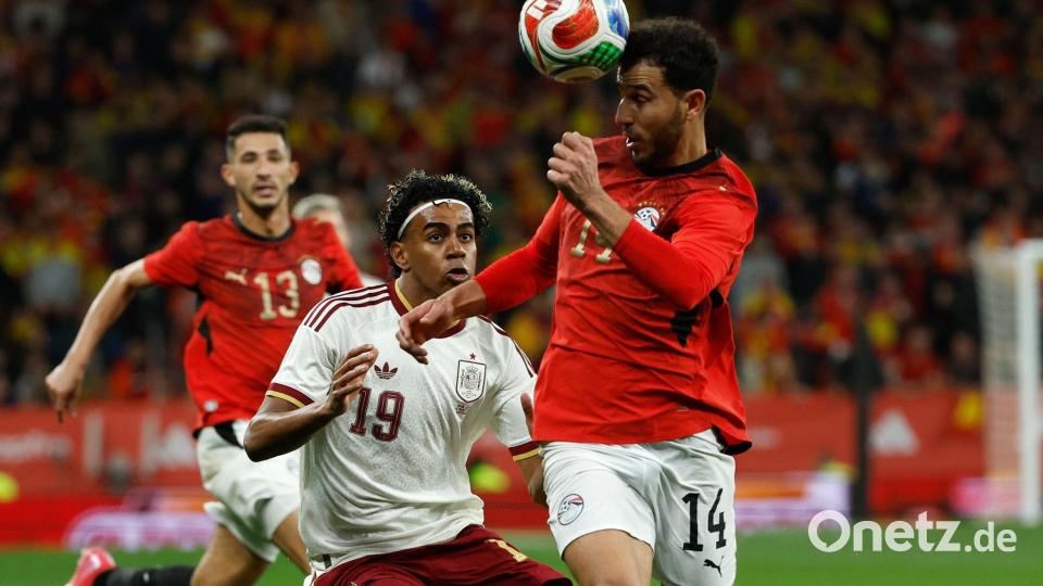 Auch Lamine Yamal war tief betroffen. Bild: Joan Monfort/AP/dpa