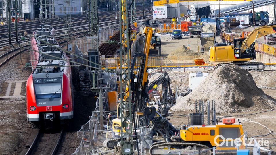 Der häufigste Grund für S-Bahn-Ausfälle: Bauarbeiten, die sie zuverlässiger machen sollen. (Archivbild) Bild: Sven Hoppe/dpa