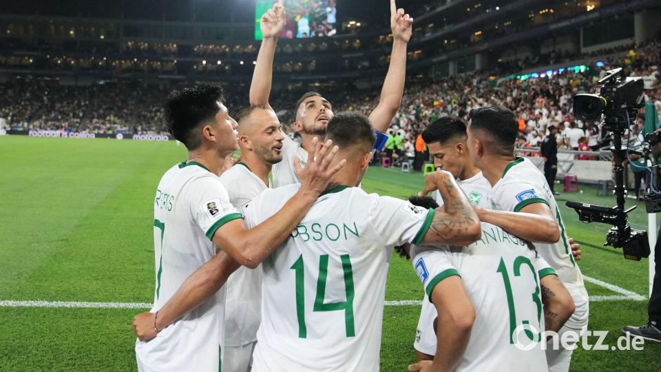 Bolivien jubelte über das 1:1, verpasste am Ende aber die erste WM-Teilnahme seit 1994. Bild: Fernando Llano/AP/dpa