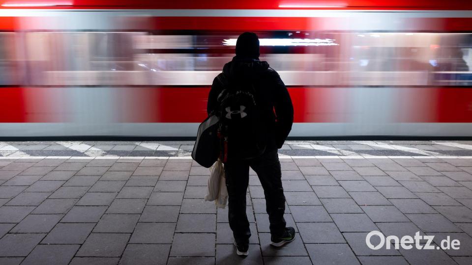 Geduld war auch 2025 wieder bei vielen Fahrgästen der Münchner S-Bahn gefragt. (Archivbild) Bild: Sven Hoppe/dpa