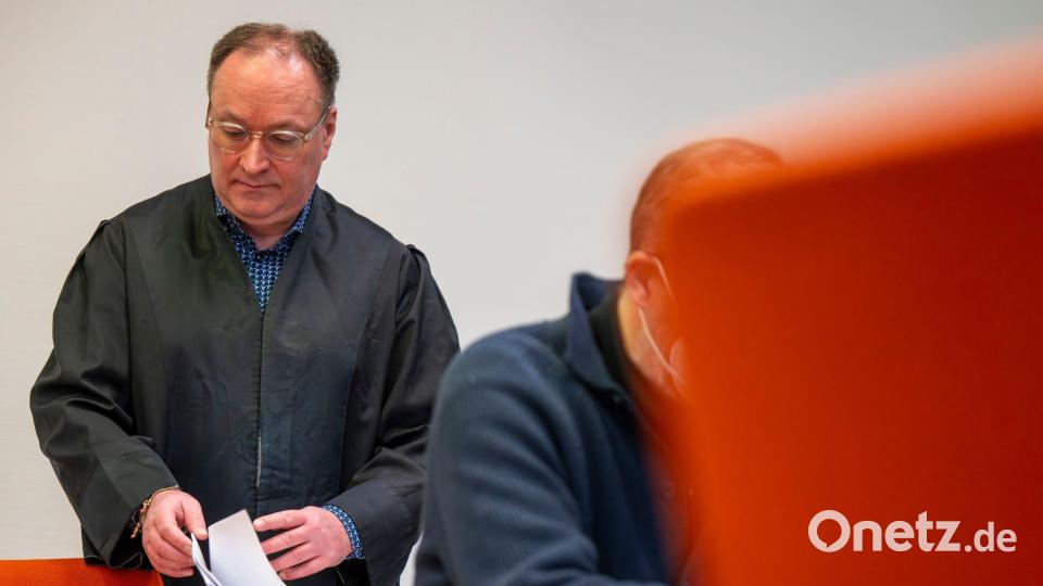 Das Gericht verurteilte den Angeklagten zu einer Haftstrafe. Bild: Peter Kneffel/dpa
