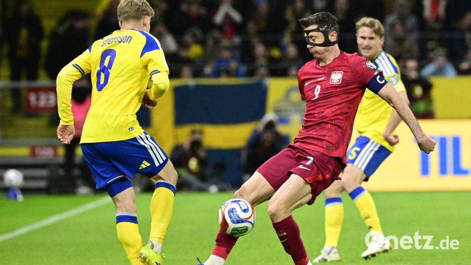 Lewandowski spielte mit einer Schutzmaske im Gesicht. Bild: Jonas Ekströmer/TT/TT NEWS AGENCY/AP/dpa