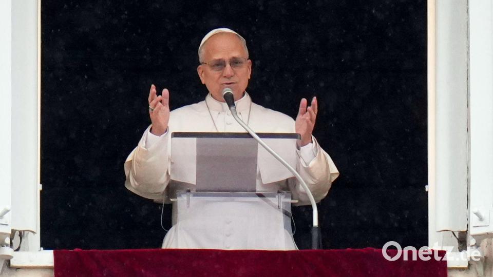 Am Ostersonntag wird der Papst den Segen „Urbi et Orbi“ spenden - das Erste und das BR Fernsehen übertragen live. Bild: Alessandra Tarantino/AP/dpa
