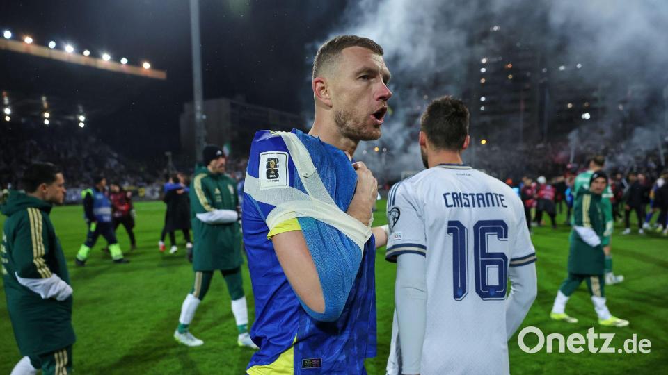 Edin Dzeko wurde direkt verarztet. Bild: Armin Durgut/AP/dpa