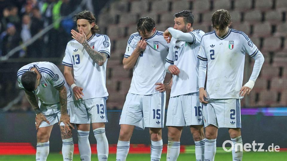 Die große Trauer: Gegen Bosnien-Herzegowina verpassten die Italiener die WM-Qualifikation. Bild: Armin Durgut/AP/dpa