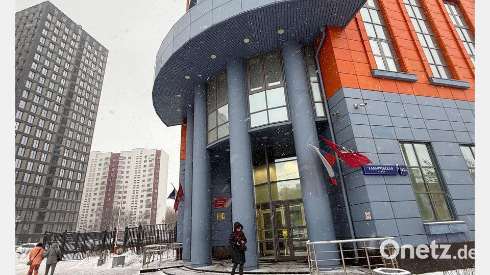 Die russische Justiz setzt das Strafverfahren gegen den deutschen Karnevalisten Jacques Tilly fort. (Archivbild) Bild: Ulf Mauder/dpa