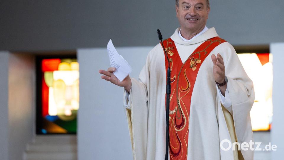 Pfarrer Rainer Maria Schießler hofft auf Verständnis für christliche Traditionen. (Archivbild) Bild: Sven Hoppe/dpa