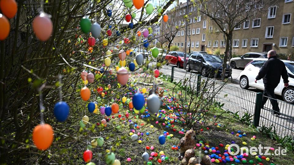 Tausende Ostereier in Charlottenburg Bild: Elisa Schu/dpa