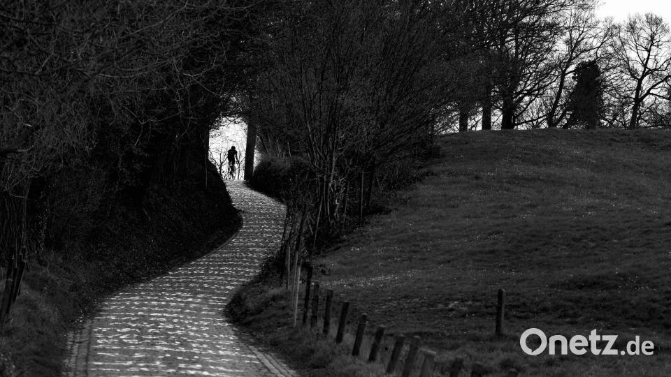 Bis zu 22 Prozent steil: Der Koppenberg liegt 45 Kilometer vor dem Ziel der Flandern-Rundfahrt. (Archivbild) Bild: Eric Lalmand/BELGA/dpa