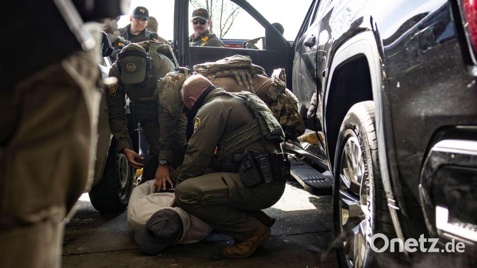 Razzien kommen in der Amtszeit Trumps häufiger vor. (Archivbild) Bild: Ashlee Rezin/Chicago Sun-Times via AP/dpa