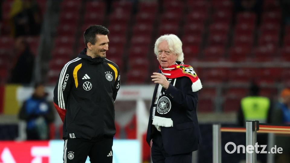 Weiß von keinen Gesprächen mit Löw: Ghanas Sportdirektor Winfried Schäfer (r). (Archivbild) Bild: Christian Charisius/dpa