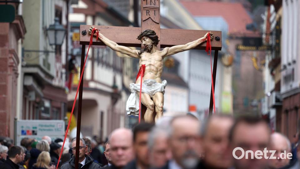 Die Figuren sind teils Jahrhunderte alt. Bild: Karl-Josef Hildenbrand/dpa