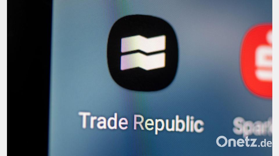 Der Online-Broker Trade Republic arbeitet rein App-basiert, hat aber die Bankenbranche schon aufgeschreckt. (Symbolfoto) Bild: Fabian Sommer/dpa