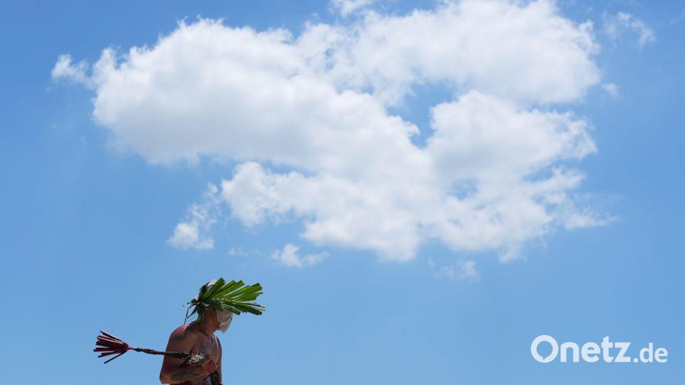 Karfreitag auf den Philippinen: Flagellant bei traditioneller Bußprozession unterwegs Bild: Aaron Favila/AP/dpa