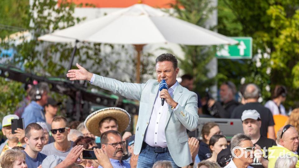 Mross will bei der nächsten Sendung „etwas sagen“. (Archivbild) Bild: Philipp von Ditfurth/dpa