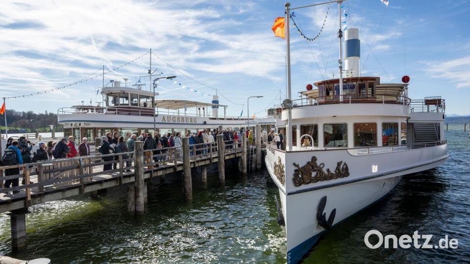 An den Stegen herrscht zum Saisonstart reger Andrang. Bild: Stefan Puchner/dpa