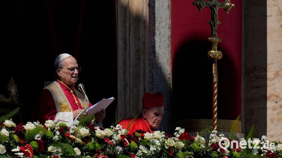 Papst Leo XIV. spendet den Ostersegen Urbi et Orbi zum Abschluss der Ostermesse Bild: Alessandra Tarantino/AP/dpa