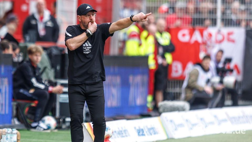 Baumgart veränderte sein Team auf mehreren Positionen. Bild: Andreas Gora/dpa