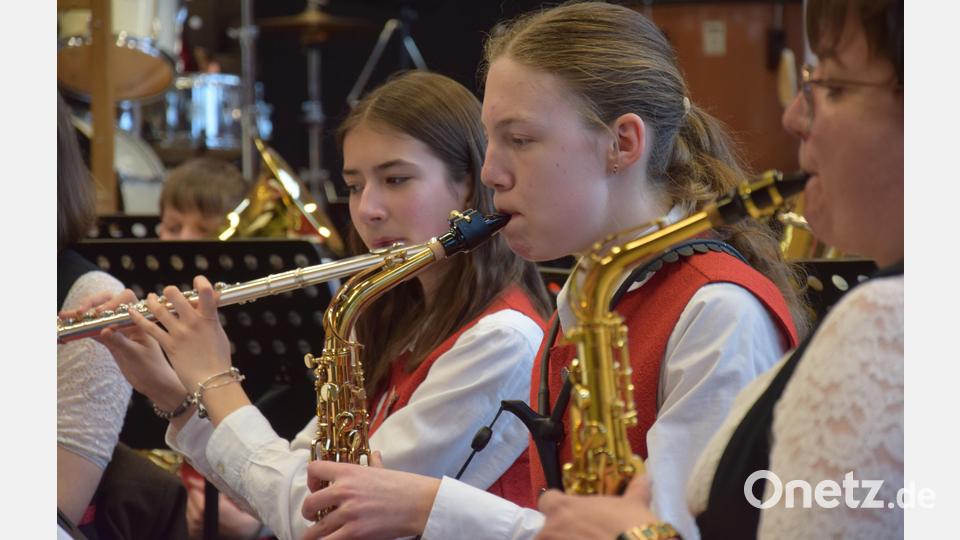 Einen hohen Stellenwert nimmt die Ausbildung der Musikerinnen und Musiker ein. Das Nachwuchsorchester ist ihre Plattform für erste konzertante Einsätze. Bild: bö