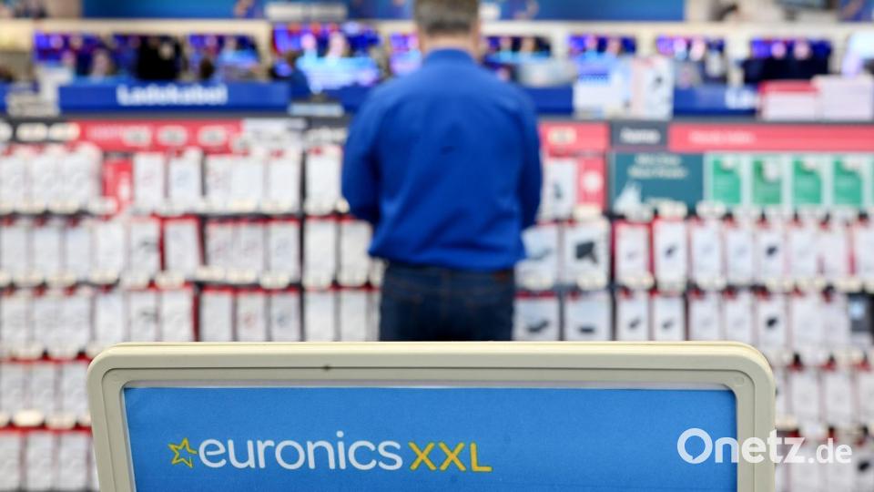 Euronics zu geplanter Mediamarkt-Saturn-Übernahme: Chance und Risiko. (Archivbild) Bild: Marijan Murat/dpa