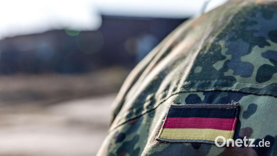Die Bundeswehr will Bescheid wissen, wo sich mögliche Wehrdienstleistende aufhalten. (Symbolbild) Bild: Frank Hammerschmidt/dpa