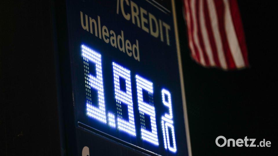 US-Benzinpreise steigen auf höchstes Niveau seit Jahren (Archivbild). Bild: Jenny Kane/AP/dpa