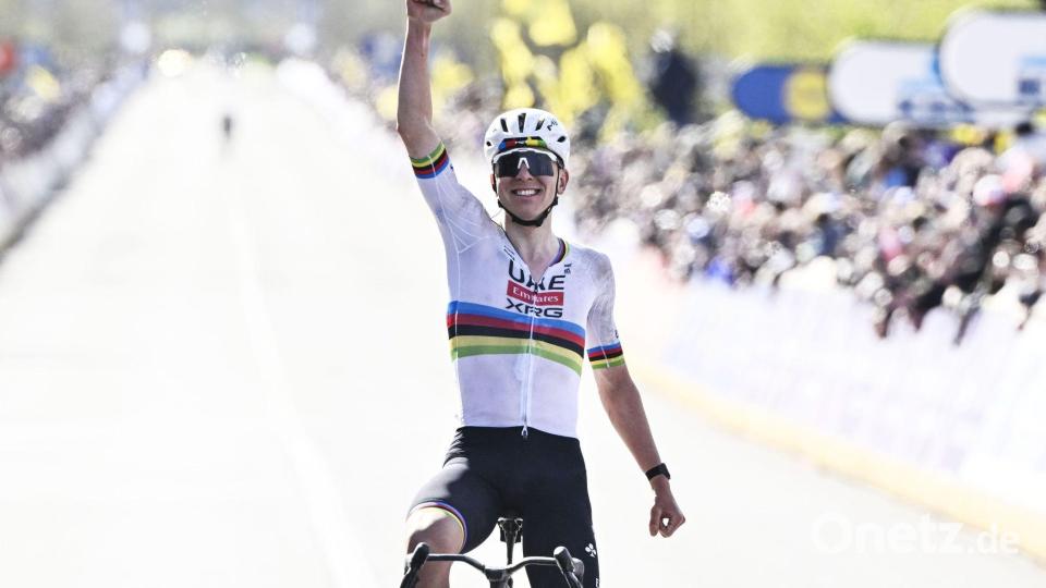 Tadej Pogacar gewann zum dritten Mal die Flandern-Rundfahrt. Bild: Eric Lalmand/Belga/dpa