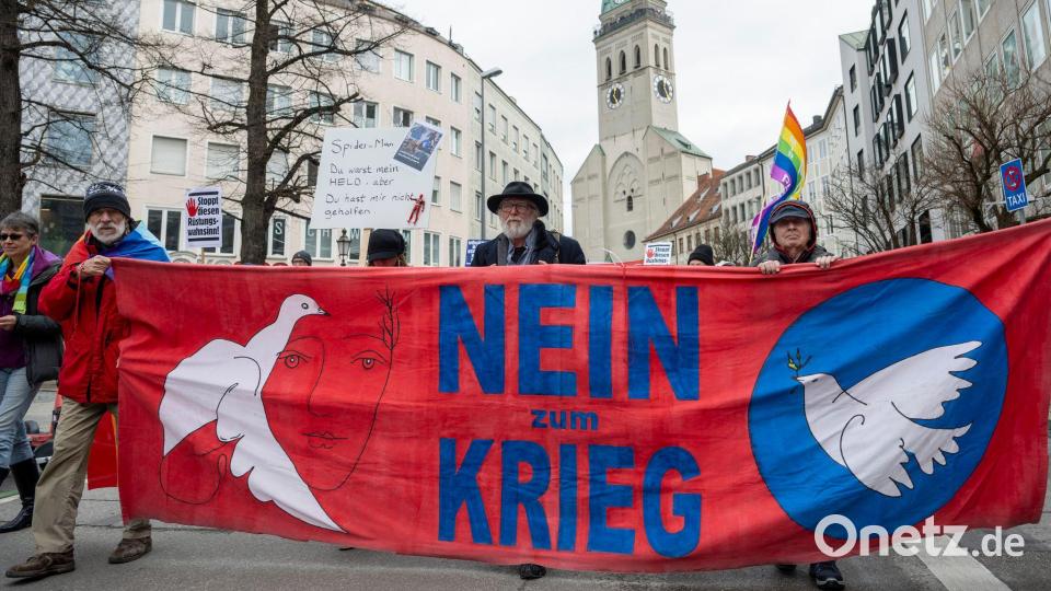 Bereits am Samstag fand in München ein großer Ostermarsch für den Frieden statt. Bild: Stefan Puchner/dpa